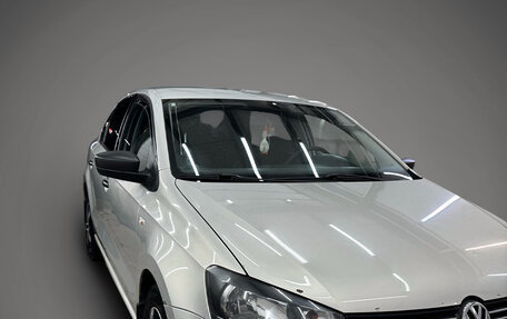 Volkswagen Polo VI (EU Market), 2013 год, 900 000 рублей, 1 фотография