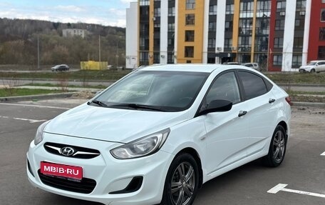 Hyundai Solaris II рестайлинг, 2013 год, 835 000 рублей, 1 фотография