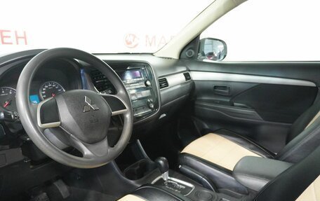 Mitsubishi Outlander III рестайлинг 3, 2016 год, 1 365 000 рублей, 9 фотография