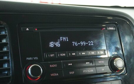 Mitsubishi Outlander III рестайлинг 3, 2016 год, 1 365 000 рублей, 12 фотография