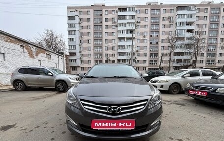 Hyundai Solaris II рестайлинг, 2015 год, 920 000 рублей, 1 фотография