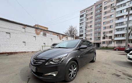 Hyundai Solaris II рестайлинг, 2015 год, 920 000 рублей, 3 фотография