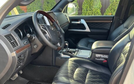 Toyota Land Cruiser 200, 2018 год, 6 350 000 рублей, 8 фотография