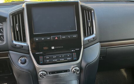 Toyota Land Cruiser 200, 2018 год, 6 350 000 рублей, 10 фотография