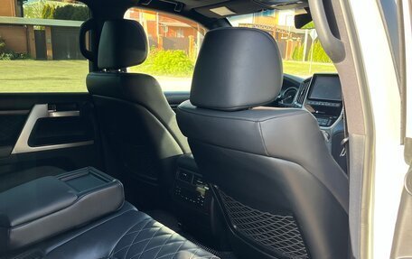 Toyota Land Cruiser 200, 2018 год, 6 350 000 рублей, 14 фотография