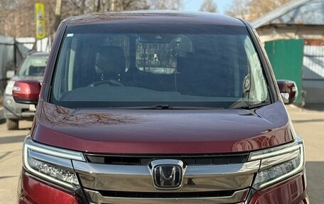 Honda Stepwgn IV, 2020 год, 2 990 000 рублей, 2 фотография