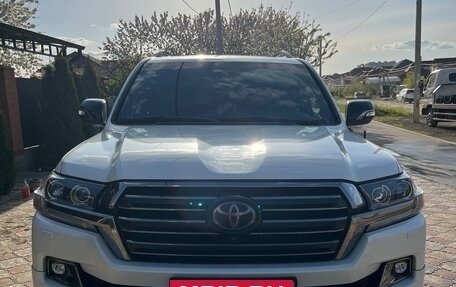 Toyota Land Cruiser 200, 2018 год, 6 350 000 рублей, 2 фотография