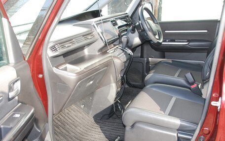 Honda Stepwgn IV, 2020 год, 2 990 000 рублей, 6 фотография