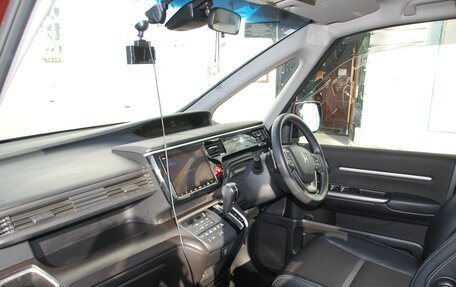 Honda Stepwgn IV, 2020 год, 2 990 000 рублей, 12 фотография