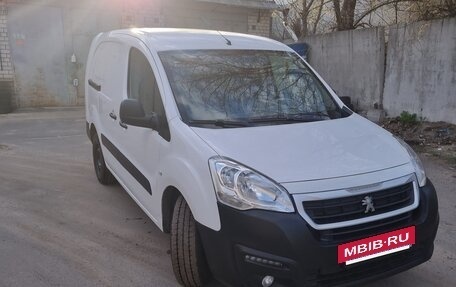 Peugeot Partner II рестайлинг 2, 2020 год, 1 800 000 рублей, 3 фотография