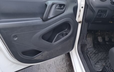 Peugeot Partner II рестайлинг 2, 2020 год, 1 800 000 рублей, 13 фотография