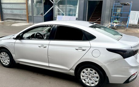 Hyundai Solaris II рестайлинг, 2018 год, 700 000 рублей, 3 фотография