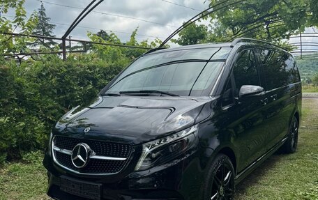 Mercedes-Benz V-Класс, 2023 год, 10 200 000 рублей, 1 фотография