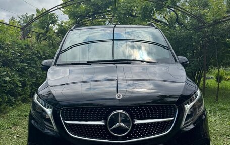 Mercedes-Benz V-Класс, 2023 год, 10 200 000 рублей, 5 фотография