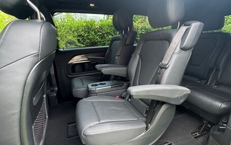 Mercedes-Benz V-Класс, 2023 год, 10 200 000 рублей, 15 фотография