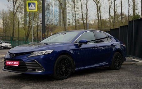 Toyota Camry, 2021 год, 2 850 000 рублей, 1 фотография