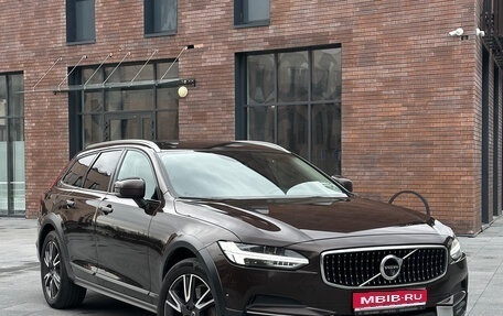 Volvo V90 Cross Country I рестайлинг, 2018 год, 3 500 000 рублей, 1 фотография