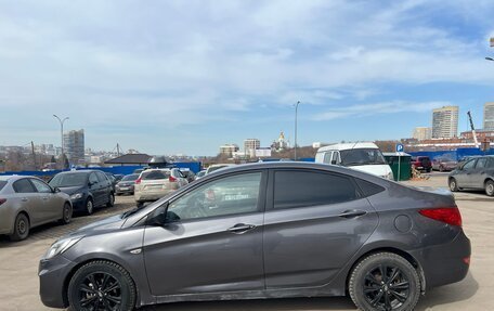 Hyundai Solaris II рестайлинг, 2011 год, 720 000 рублей, 2 фотография