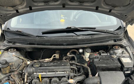 Hyundai Solaris II рестайлинг, 2011 год, 720 000 рублей, 12 фотография