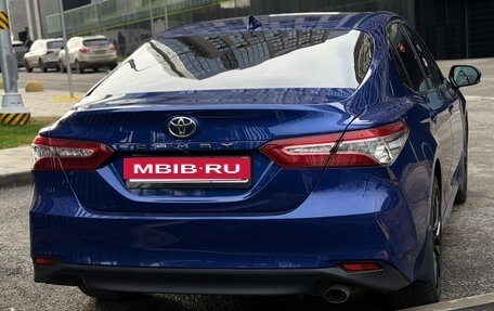 Toyota Camry, 2021 год, 2 850 000 рублей, 3 фотография