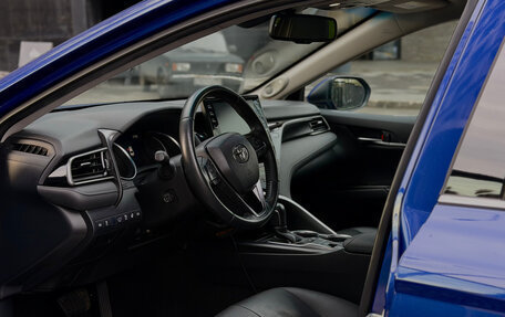 Toyota Camry, 2021 год, 2 850 000 рублей, 10 фотография