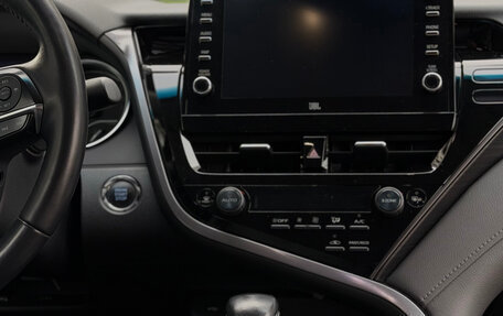 Toyota Camry, 2021 год, 2 850 000 рублей, 13 фотография