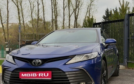 Toyota Camry, 2021 год, 2 850 000 рублей, 6 фотография