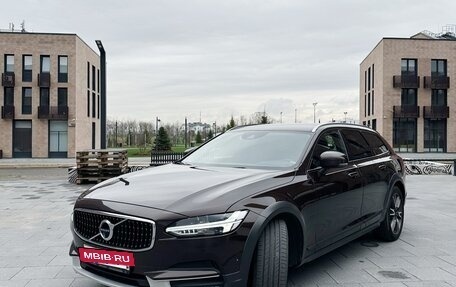 Volvo V90 Cross Country I рестайлинг, 2018 год, 3 500 000 рублей, 3 фотография