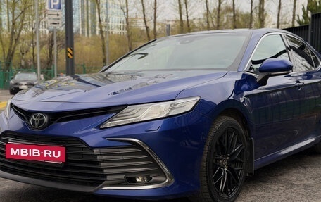 Toyota Camry, 2021 год, 2 850 000 рублей, 4 фотография