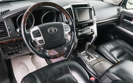 Toyota Land Cruiser 200, 2013 год, 4 399 000 рублей, 9 фотография