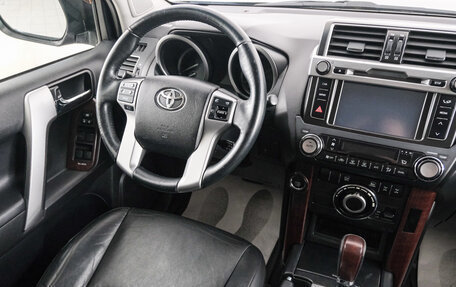 Toyota Land Cruiser Prado 150 рестайлинг 2, 2013 год, 3 799 000 рублей, 10 фотография