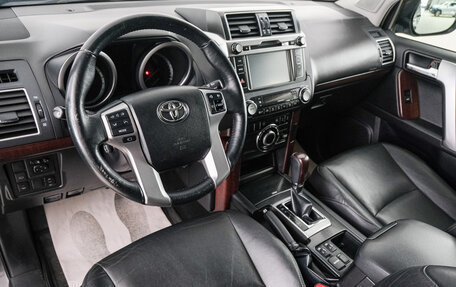 Toyota Land Cruiser Prado 150 рестайлинг 2, 2013 год, 3 799 000 рублей, 9 фотография