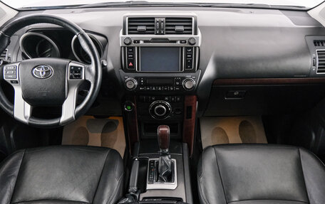 Toyota Land Cruiser Prado 150 рестайлинг 2, 2013 год, 3 799 000 рублей, 11 фотография