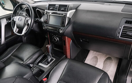 Toyota Land Cruiser Prado 150 рестайлинг 2, 2013 год, 3 799 000 рублей, 13 фотография