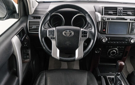 Toyota Land Cruiser Prado 150 рестайлинг 2, 2013 год, 3 799 000 рублей, 15 фотография