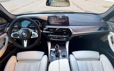 BMW 5 серия, 2018 год, 3 600 000 рублей, 11 фотография