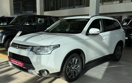 Mitsubishi Outlander III рестайлинг 3, 2014 год, 1 690 000 рублей, 1 фотография