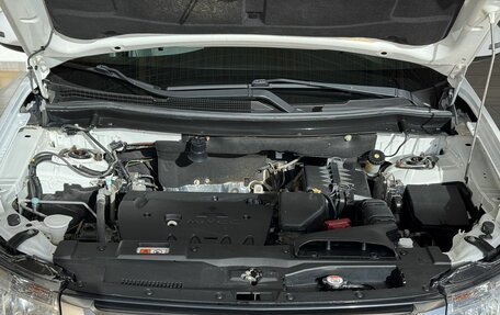 Mitsubishi Outlander III рестайлинг 3, 2014 год, 1 690 000 рублей, 12 фотография