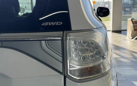 Mitsubishi Outlander III рестайлинг 3, 2014 год, 1 690 000 рублей, 10 фотография