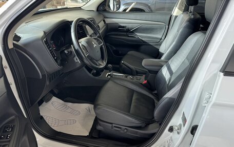 Mitsubishi Outlander III рестайлинг 3, 2014 год, 1 690 000 рублей, 16 фотография