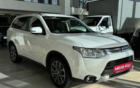 Mitsubishi Outlander III рестайлинг 3, 2014 год, 1 690 000 рублей, 4 фотография