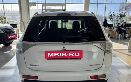 Mitsubishi Outlander III рестайлинг 3, 2014 год, 1 690 000 рублей, 7 фотография