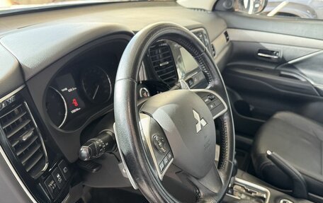 Mitsubishi Outlander III рестайлинг 3, 2014 год, 1 690 000 рублей, 18 фотография