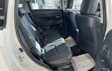 Mitsubishi Outlander III рестайлинг 3, 2014 год, 1 690 000 рублей, 28 фотография