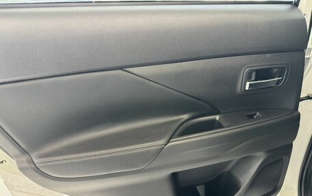 Mitsubishi Outlander III рестайлинг 3, 2014 год, 1 690 000 рублей, 30 фотография