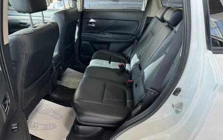 Mitsubishi Outlander III рестайлинг 3, 2014 год, 1 690 000 рублей, 29 фотография