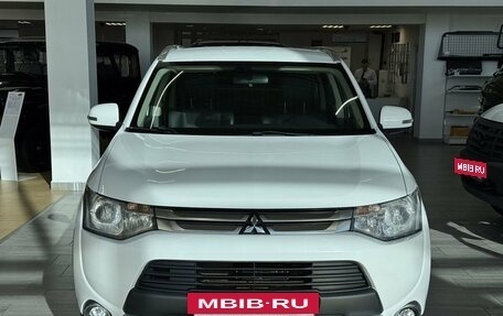 Mitsubishi Outlander III рестайлинг 3, 2014 год, 1 690 000 рублей, 6 фотография