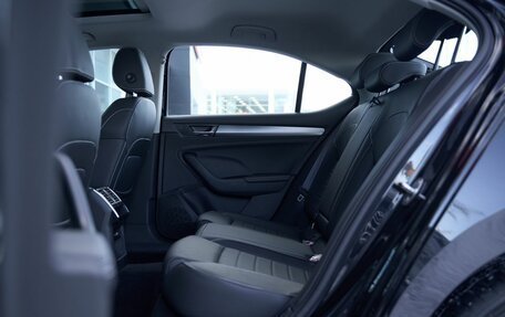 Skoda Superb III рестайлинг, 2025 год, 3 299 900 рублей, 6 фотография