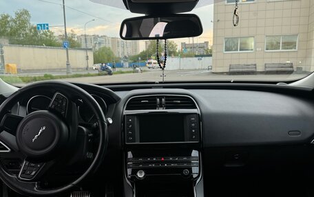 Jaguar XE I рестайлинг, 2017 год, 1 850 000 рублей, 6 фотография