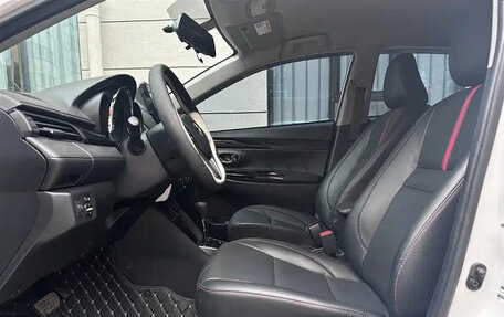 Toyota Yaris XP150 рестайлинг, 2022 год, 1 169 099 рублей, 15 фотография